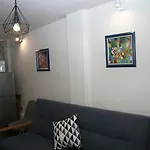 Charming Studio In The City Center Апартамент