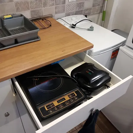 Charming Studio In The City Center Апартамент *