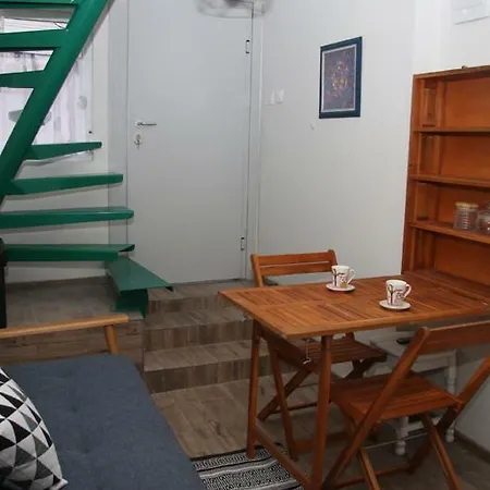 Charming Studio In The City Center Апартамент *